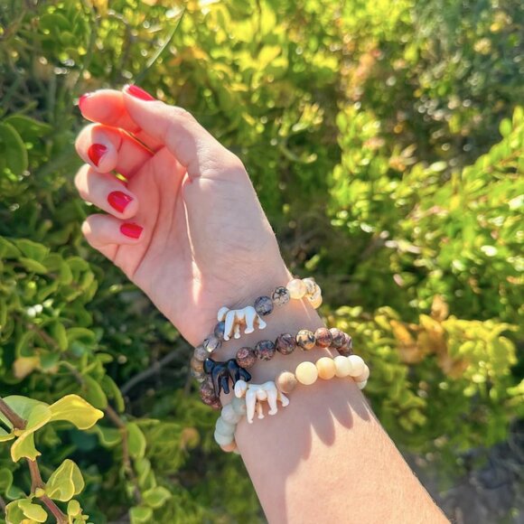 Gorilla Tracking Bracelet Unisex Keystone Stone Glass Eco-Conservation Gift - Picture 2 of 7